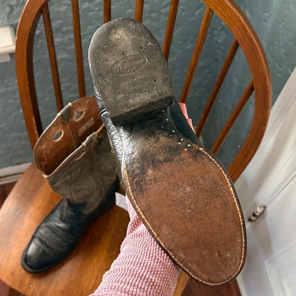 Vintage Black and Gray Leather Cowboy Boots - Picture 2 of 8